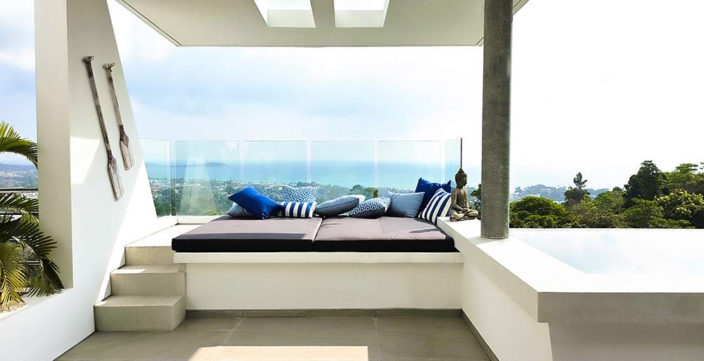 Golden Lotus - The Tranquil Vila - Outdoor living area by the pool